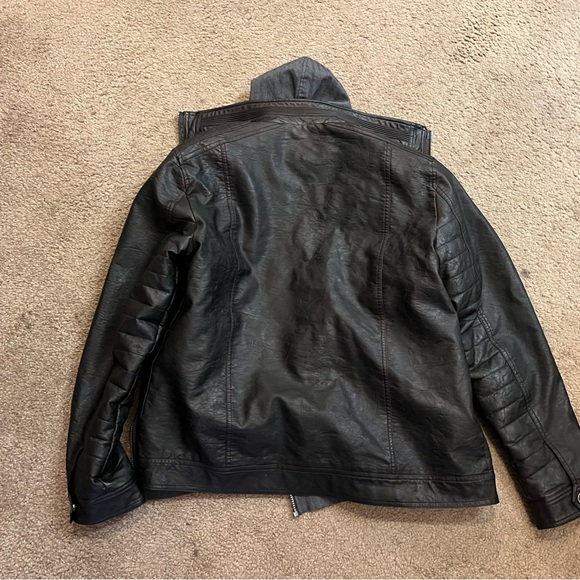 BKE Jacket. Size Large. Removable inner hood. Like new. - Picture 4 of 5